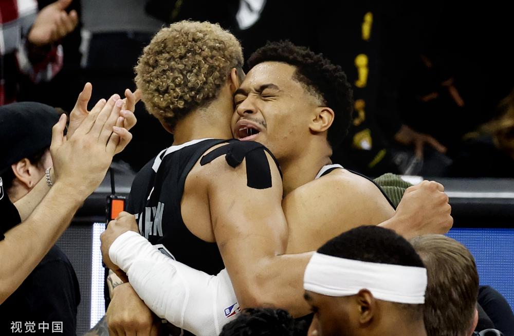 与其他俱乐 与其他俱乐